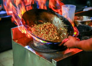 为什么成年人吃烫或辣的食物会觉得爽而小孩子没有这种感觉