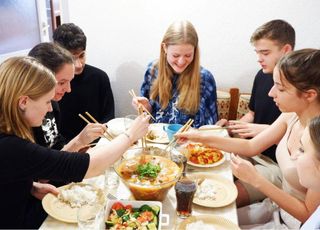 外国人眼中的中国饭局：宾主落座（三）