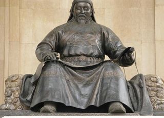 纵横天下的一代雄主铁木真，最后竟死在一个女人手上：纵欲过度