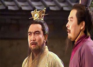 论刘备是英雄还是枭雄：曹操