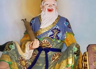 老仙人张果老骑驴为何要倒着骑：传说三