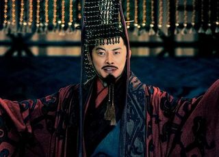 东汉末年的昏庸皇帝，汉灵帝刘宏：预示