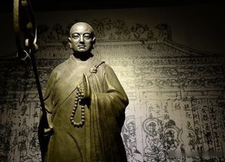 玄奘法师的舍利：琉璃宝塔
