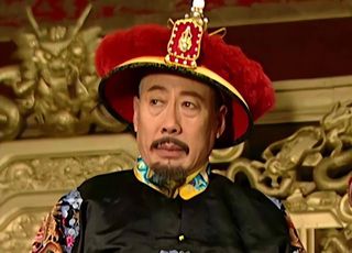 “帝王专业户”华贵霸气的天潢贵胄：焦晃