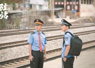 《驻站》惊天谜团分析：从角色性格看孩子父亲可能性