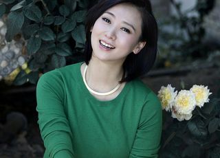 翁虹：演艺路上的璀璨之星