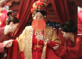 《五福临门》郦康宁与柴安：双强过招的爱情博弈