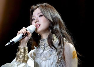 《歌手2025》单依纯惊艳全场：演唱曲目与舞台表现