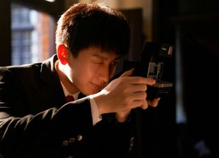 《底线》成毅：转型现实题材，青年法官形象获官媒点赞