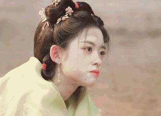 黄杨钿甜：颜值抗打，越长越美