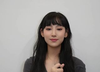 炎明熹：乐坛小天后的音乐传奇