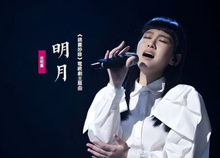炎明熹：乐坛小天后的演艺之路