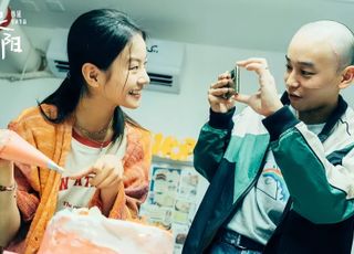 《我们一起摇太阳》抉择：生死边缘的深情告白