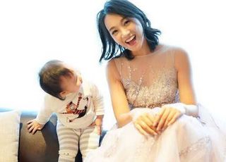 朱丹女儿留级传闻旧账重提：性别偏爱质疑再掀波澜