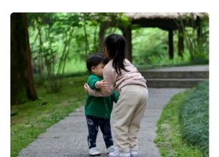 朱丹女儿留级传闻舆论后续：公众期待与明星示范作用
