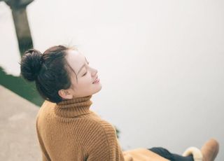 黄灿灿初见：校园里的惊鸿一瞥