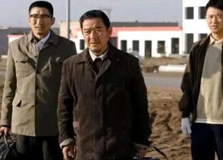 《温州一家人》：表舅登场，开启阿雨的异国篇章