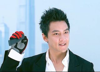 吴彦祖大众眼中的 “混血男神”