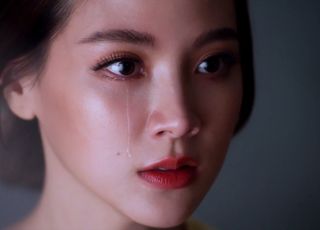 《金色光芒》小水的悲惨身世与艰难处境