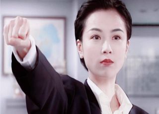 《廉政追缉令》袁洁莹：短发女警的干练之姿