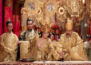 《满城尽带黄金甲》电影评价：华丽与内涵的碰撞