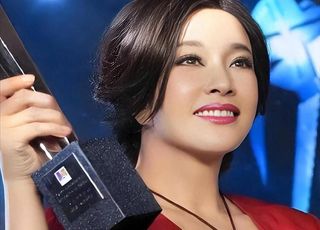 刘晓庆直播带货网友热议：褒贬不一的声音