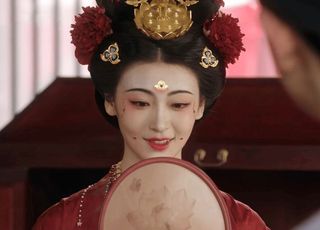 《国色芳华》贵妾莲舟：女性关系的复杂变奏曲