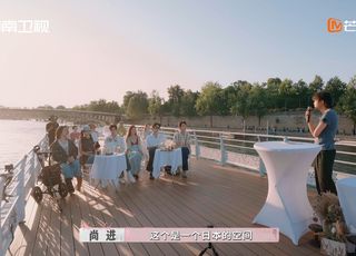 《巴黎合伙人》开播：创业挑战，艰难起步